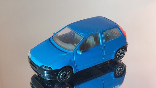 Fiat punto bburago blue - punto,